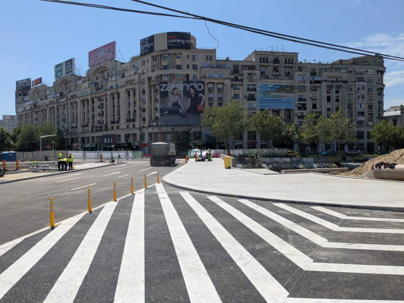 Circulația se redeschide pe o porțiune din Piața Unirii și se pregătește conectarea tramvaielor 32 și 21, anunță Daniel Băluță și Ciprian Ciucu pe șantierul Planșeul Unirii