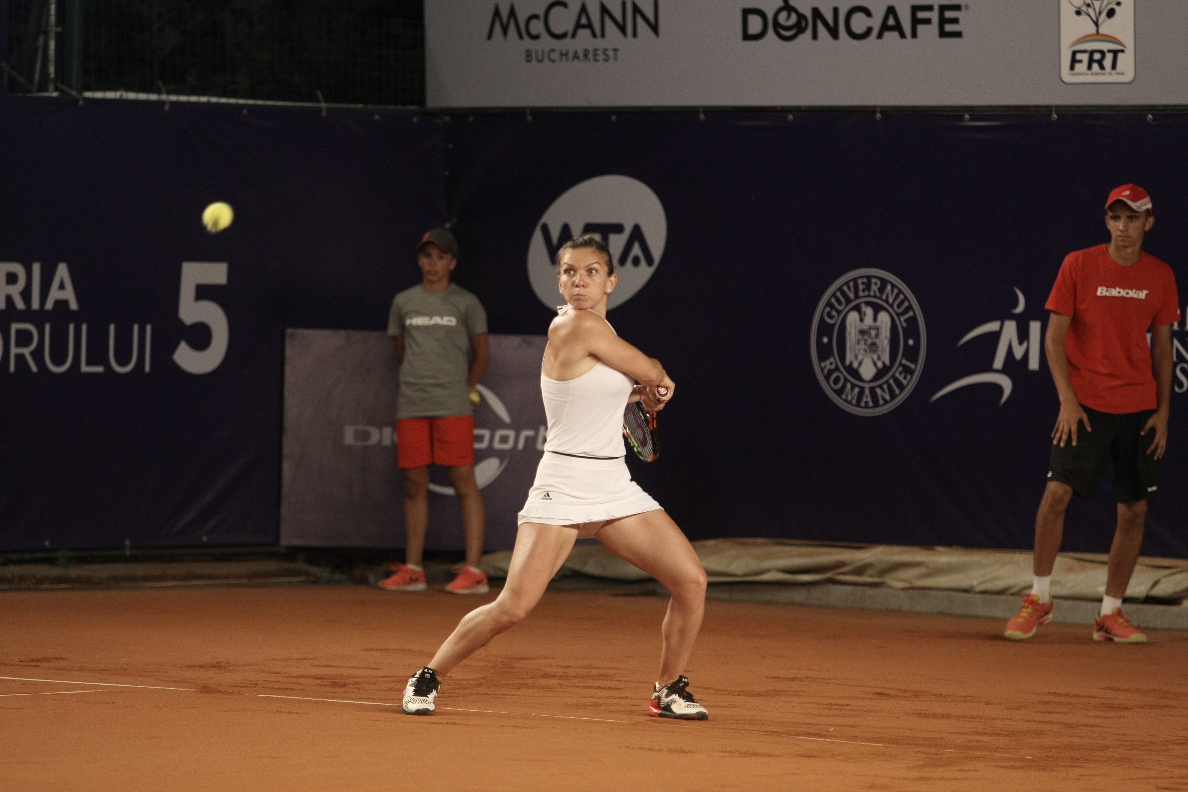 Openul de tenis al României. Cele mai spectaculoase instantanee surprinse la meciul Simonei Halep / GALERIE FOTO