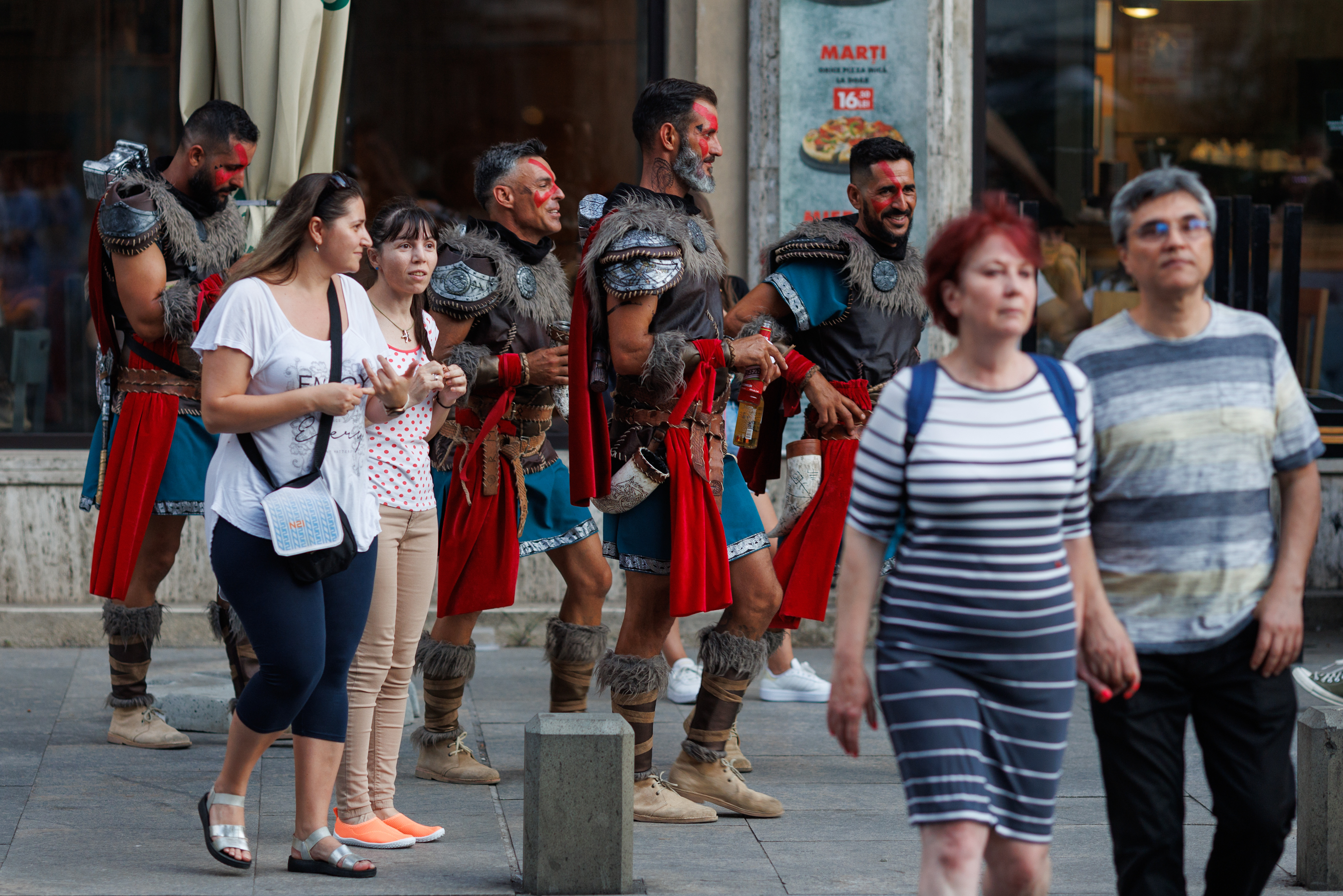 FOTOREPORTAJ. „B-Fit in the Street” în 50 de imagini. 200 de artişti din Spania, Franţa și Italia au făcut spectacol pe străzile din București
