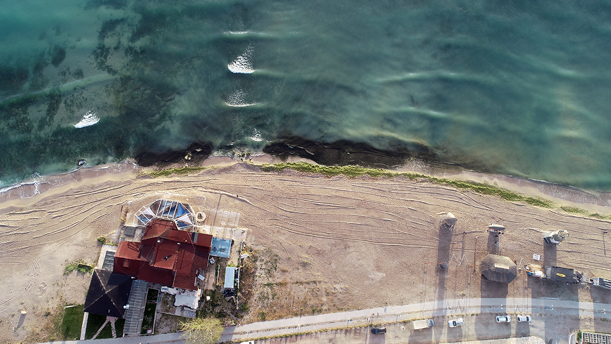 Plajele goale din Vama Veche, surprinse din dronă.  Cum s-a văzut răsăritul în stațiunea lipsită de turiști de 1 mai
