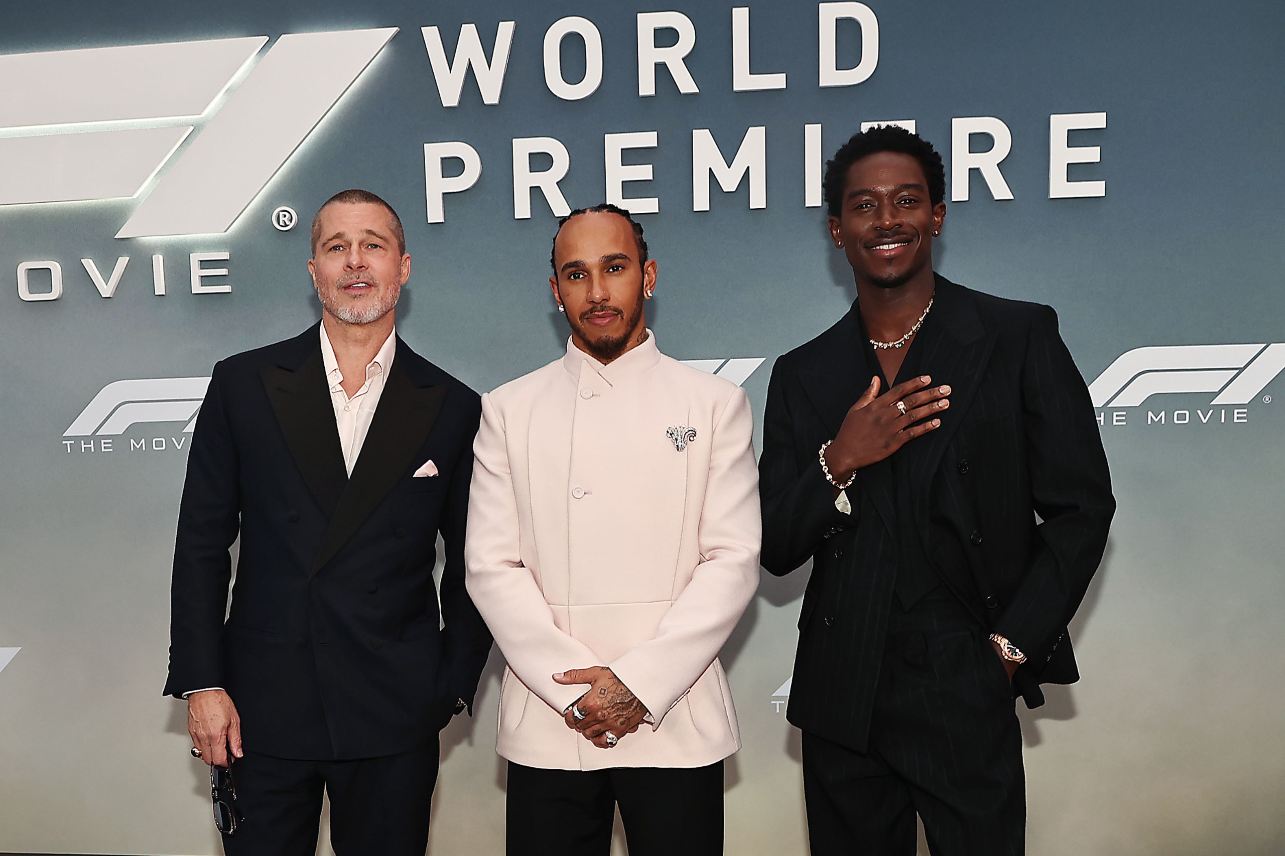 Brad Pitt, dezvăluiri din spatele camerelor de filmat. Cum s-a înțeles cu Javier Bardem și Lewis Hamilton: „Un gentleman” | INTERVIU