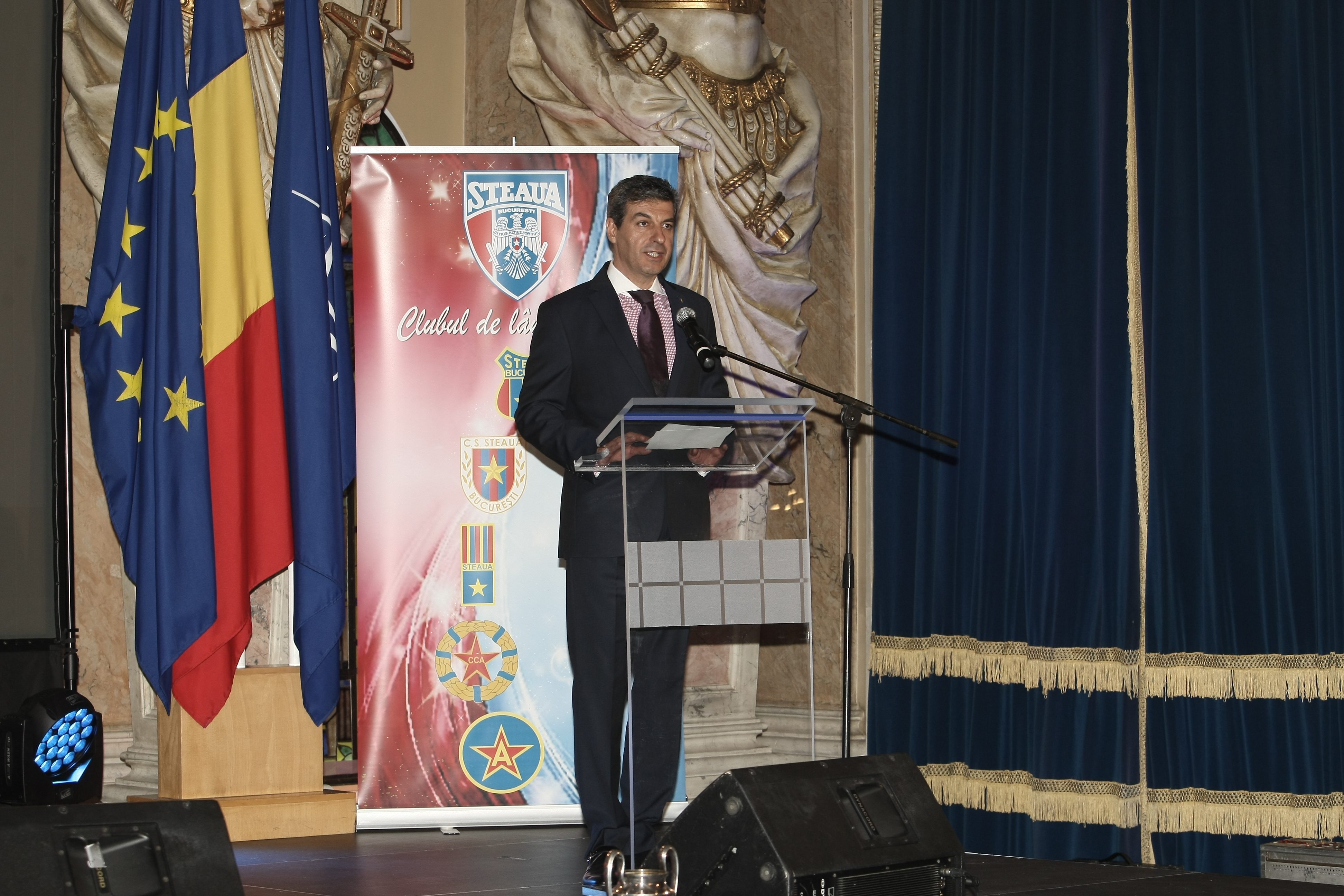 Eroii de la Sevilla au fost premiați de CSA Steaua, cu ocazia împlinirii a 30 de ani de la câștigarea CCE / FOTO și VIDEO