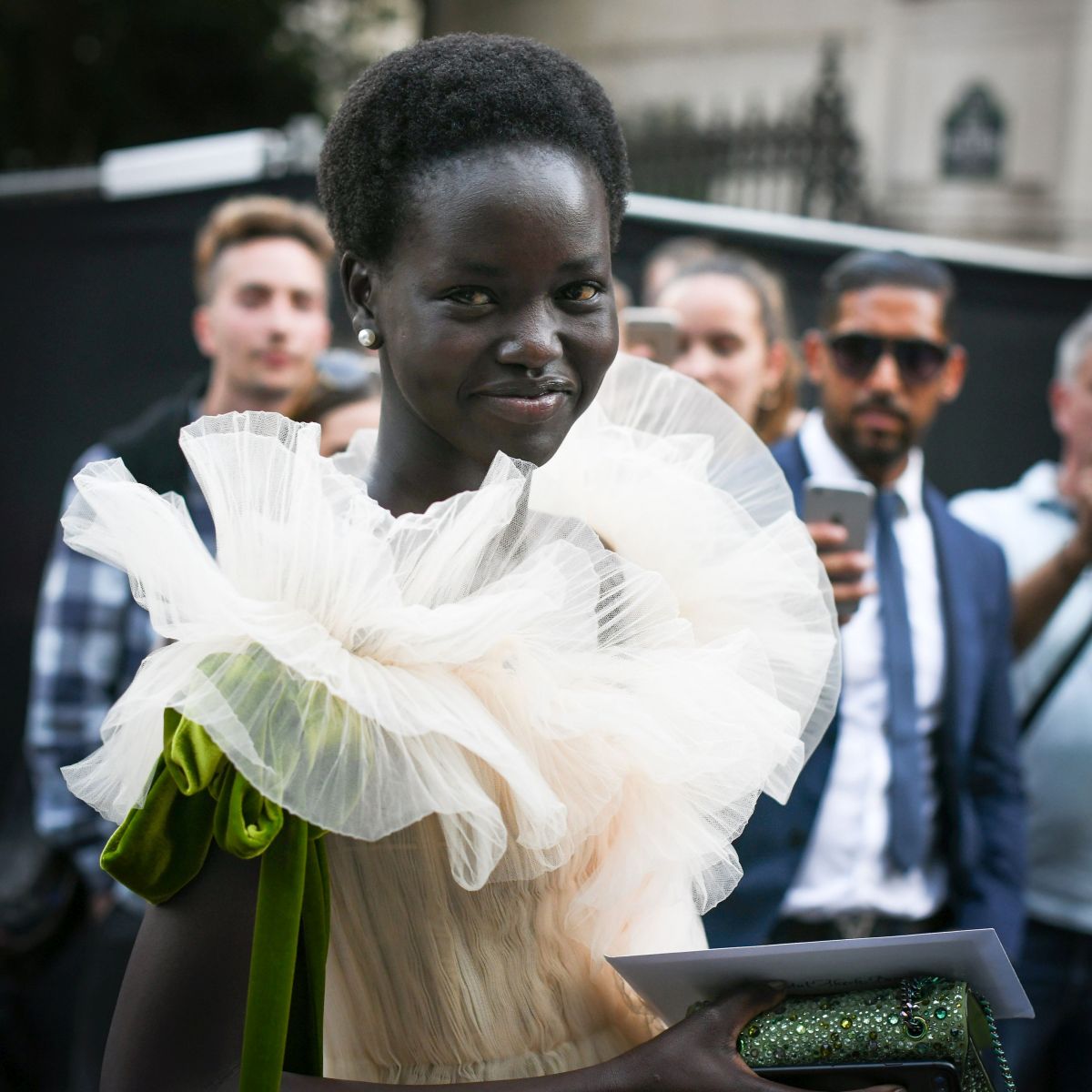 Adut Akech, o tânără refugiată, a fost desemnat cel mai bun model al lumii. Adut Akech le-a devansat pe surorile Hadid și Kendall Jener
