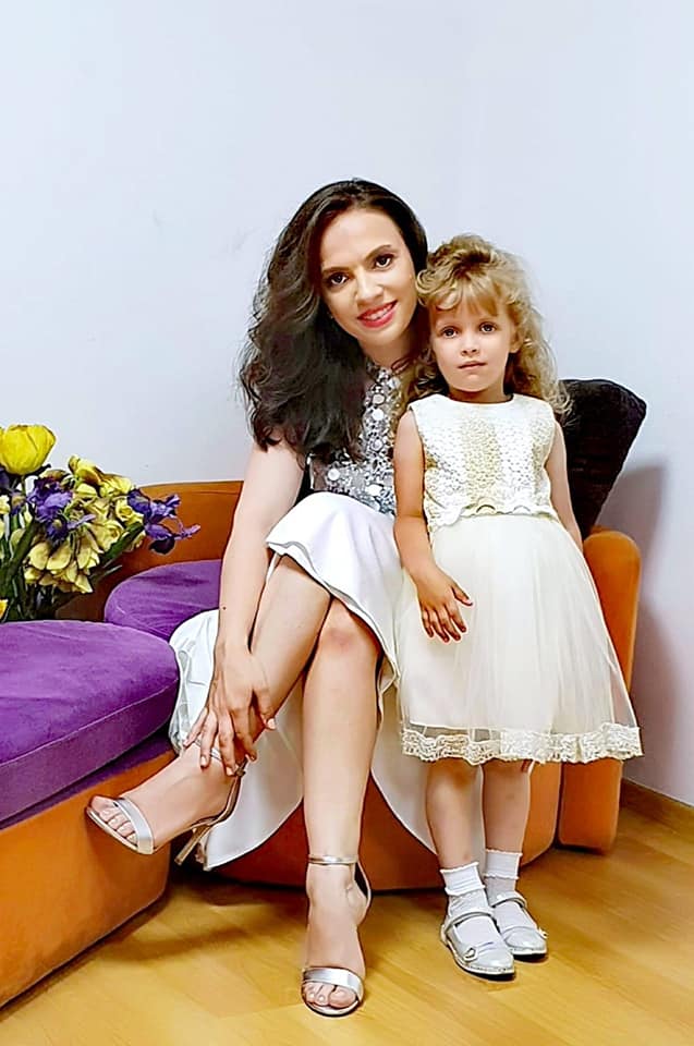 Cum se descurcă Raluca de la ex-Angels cu 5 copii. Nu are bonă: „Sunt cheltuieli foarte mari zilnice, banii se duc”