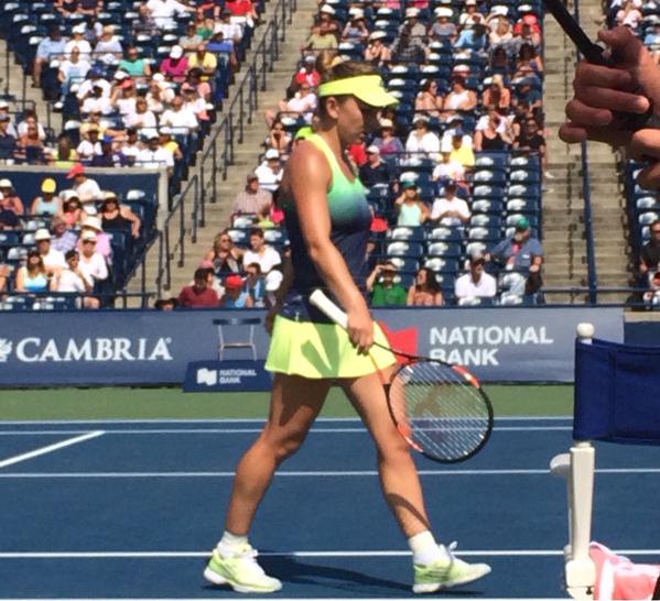 Comentatorii străini sunt șocați de numărul mare de români care o încurajează pe Simona Halep în Canada: ^”Este cea mai iubită jucătoare de tenis a lumii”! GALERIE FOTO