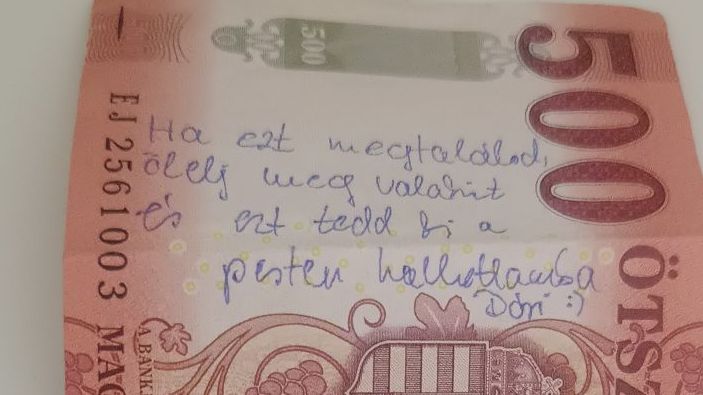 Titokzatos üzenet az ötszáz forintos bankjegyen: modern palackposta tartja lázban az internetet