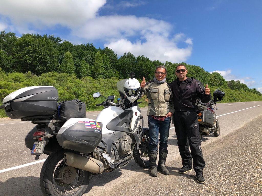 Din România până în Coreea de Sud pe motocicletă: un traseu de 36.000 de kilometri făcut în 91 de zile. Cifrele unei călătorii extraordinare