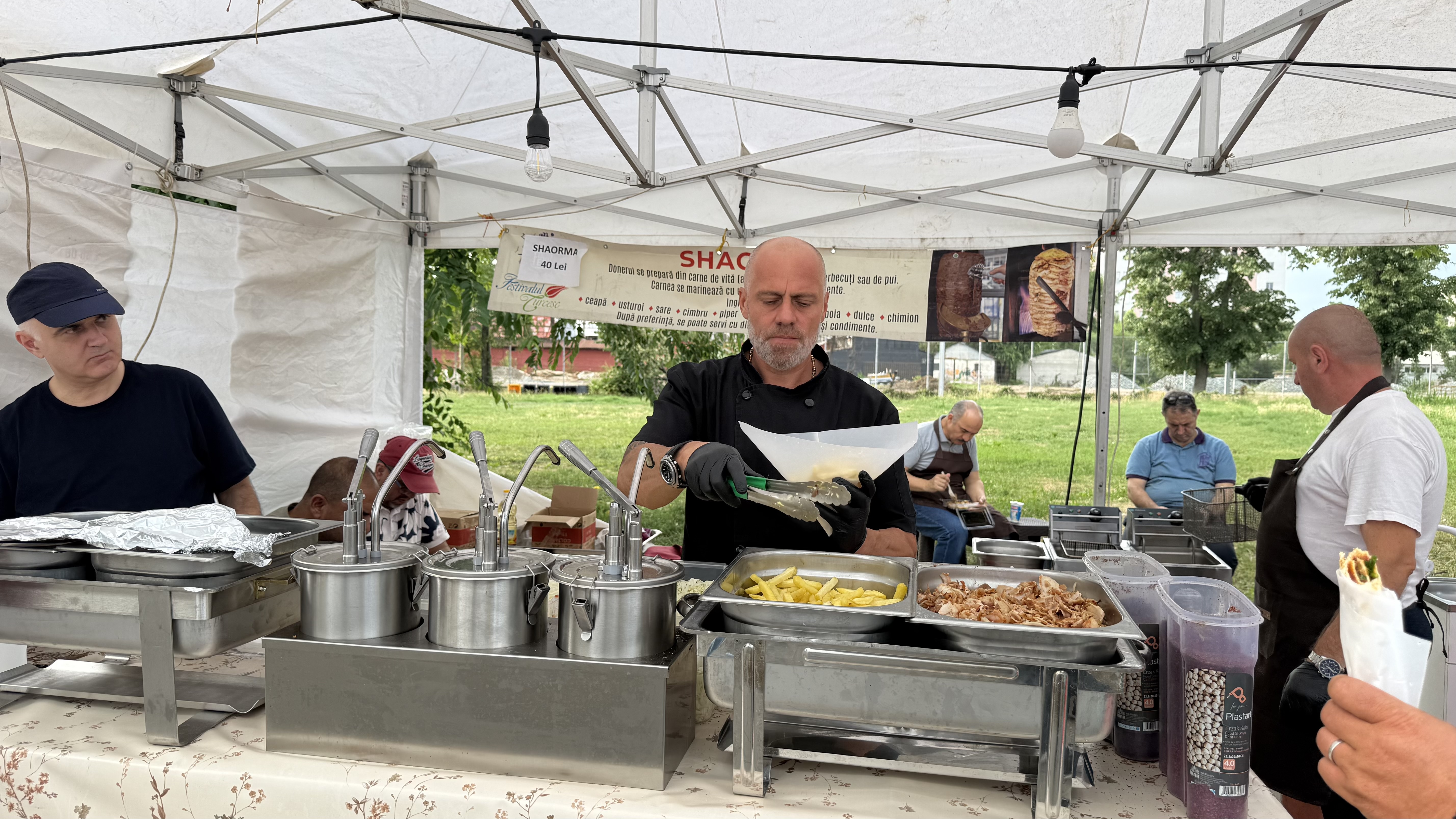 Cât costă șuberekul și kebabul la Festivalul Turcesc de la Arena Națională. Baclavaua e la mare căutare