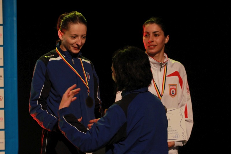 Simona Pop și Tibi Dolniceanu sunt campionii României la spadă, respectiv la sabie / FOTO