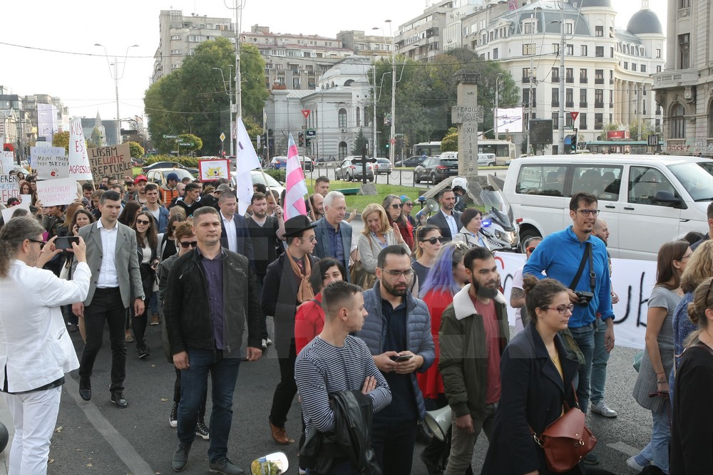 GALERIE FOTO/ Marş împotriva violenţei domestice, în Bucureşti: "Împreună pentru siguranţa femeilor"