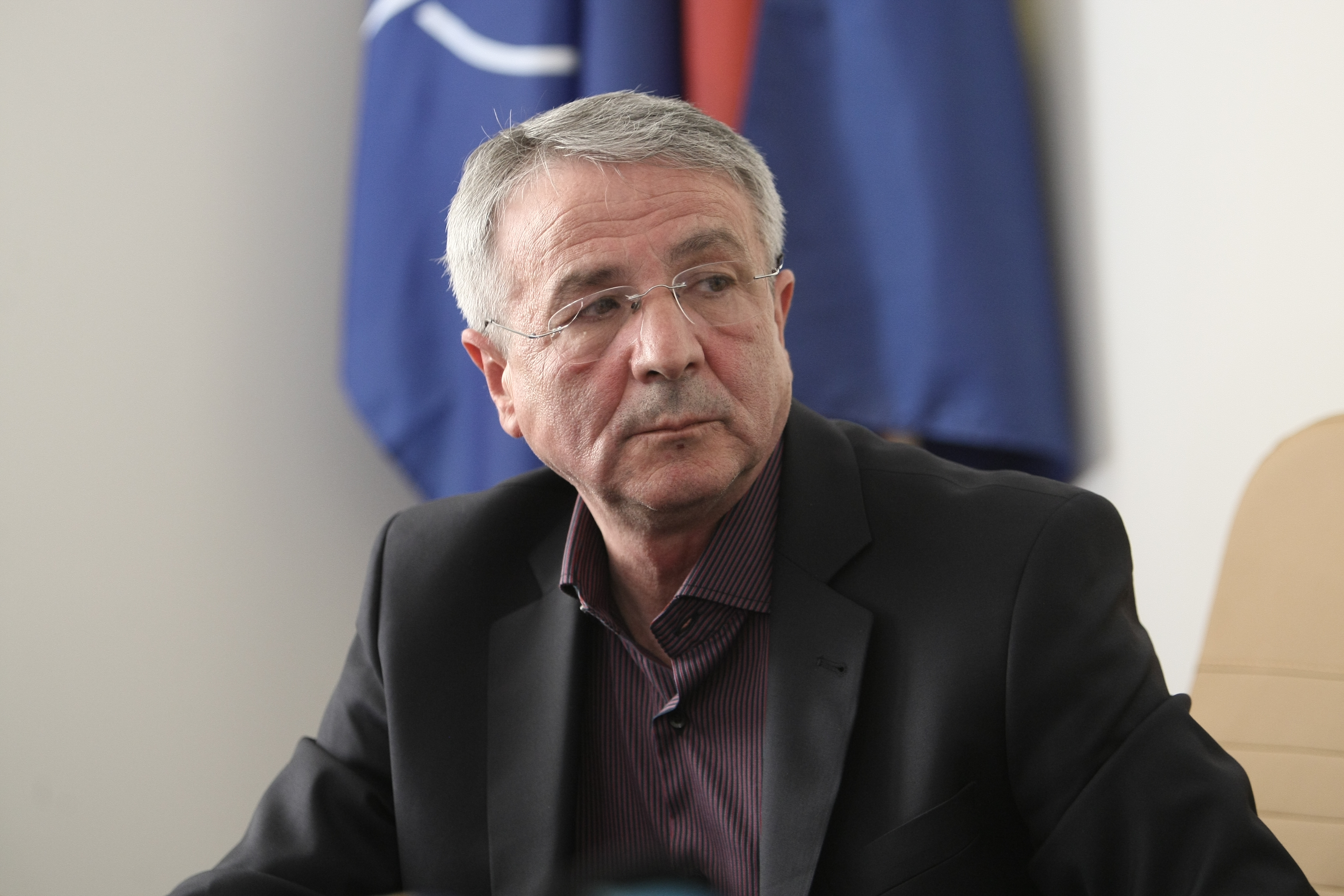 Marius Lăcătuș a ales: Ion Ion este noul antrenor al echipei CSA Steaua. ”Ozonel”, prezentat azi. Primele declarații: ”Palmaresul e la noi”. Reacția lui Gigi | FOTO