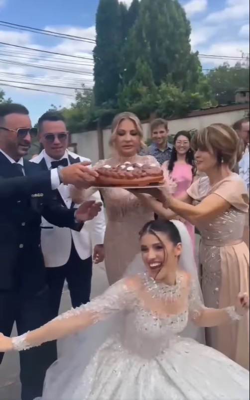 Imagini de la nunta fiicei lui Mugur Mihăescu. Ivona s-a căsătorit religios cu Vlad Gabura