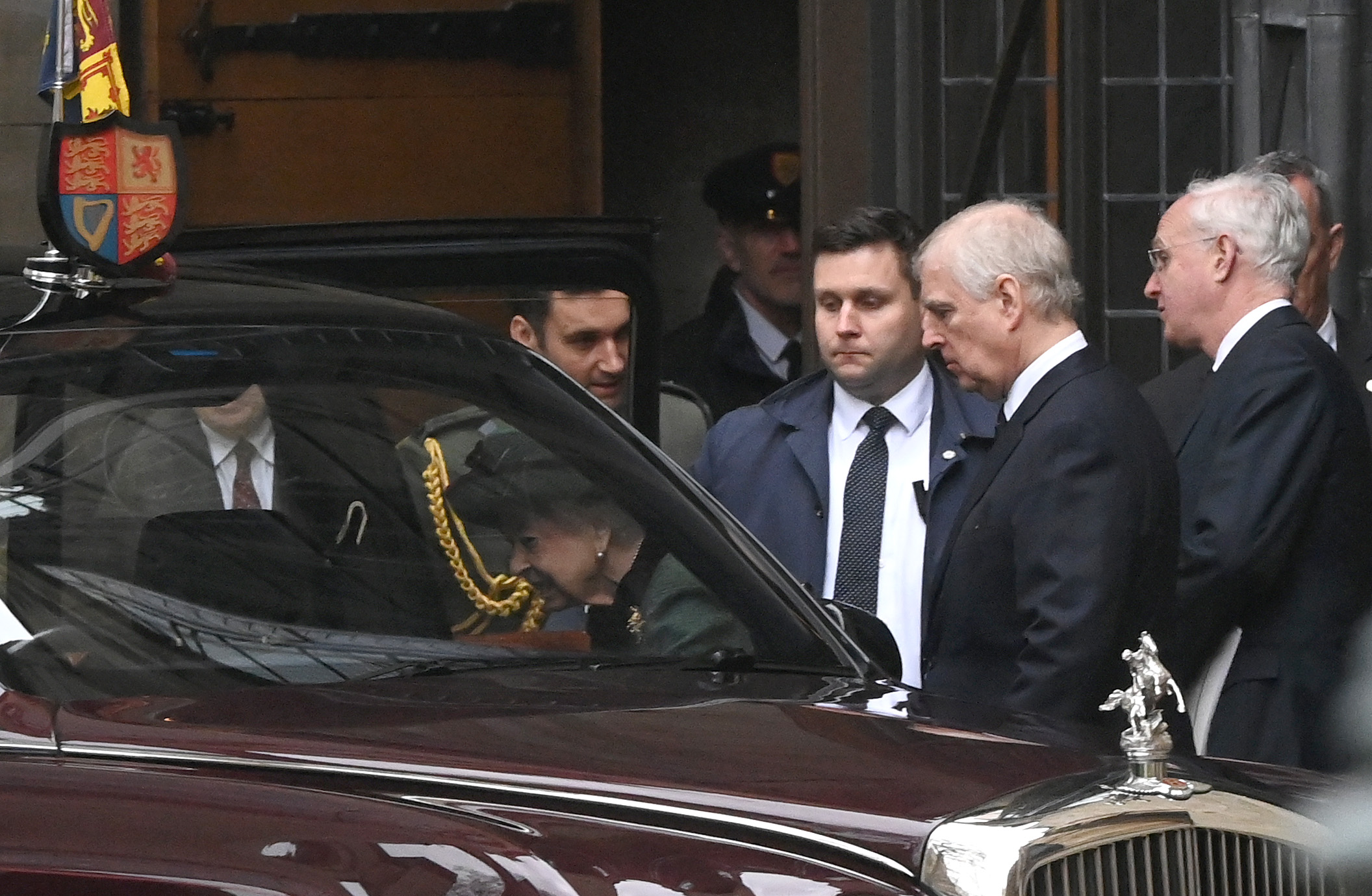 Regina Elisabeta a II-a, prima apariție publică după 5 luni. Suverana a participat la o ceremonie în memoria prințului Philip