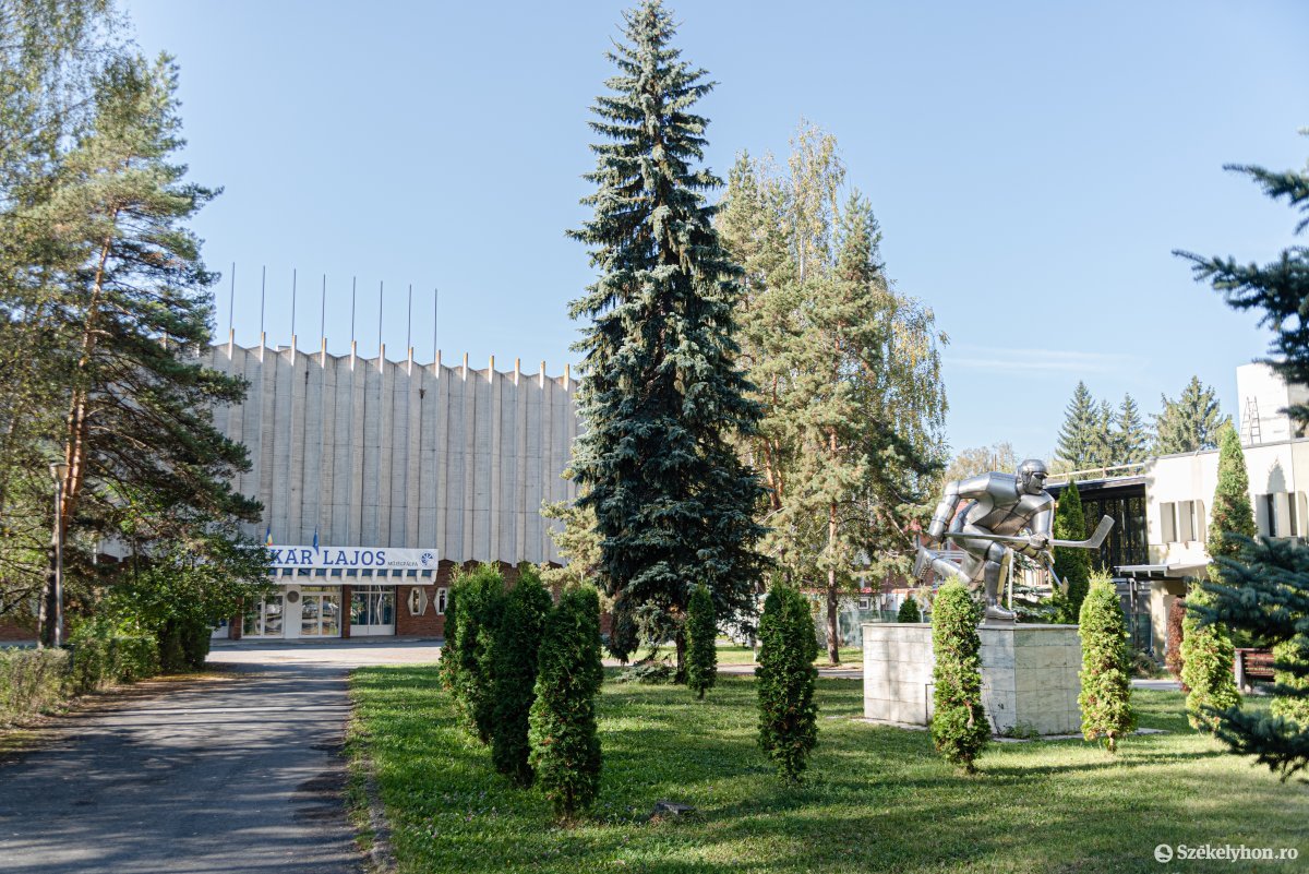 Poveștile nepoatei emblematicului antrenor și jucător de hochei pe gheață Lajos Vákár: “Eu am făcut patinaj viteză. Bunica a fost primul portar de hochei”