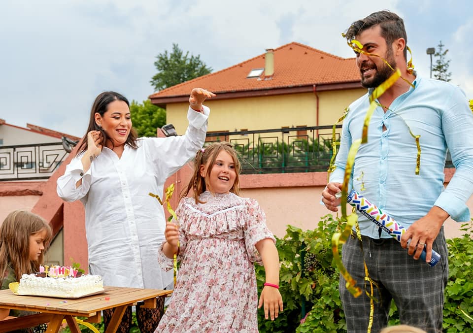 Oana Roman și Marius Elisei au divorțat, dar sunt împreună. De ce nu mai vrea vedeta să se recăsătorească. „M-am lăsat păgubașă”