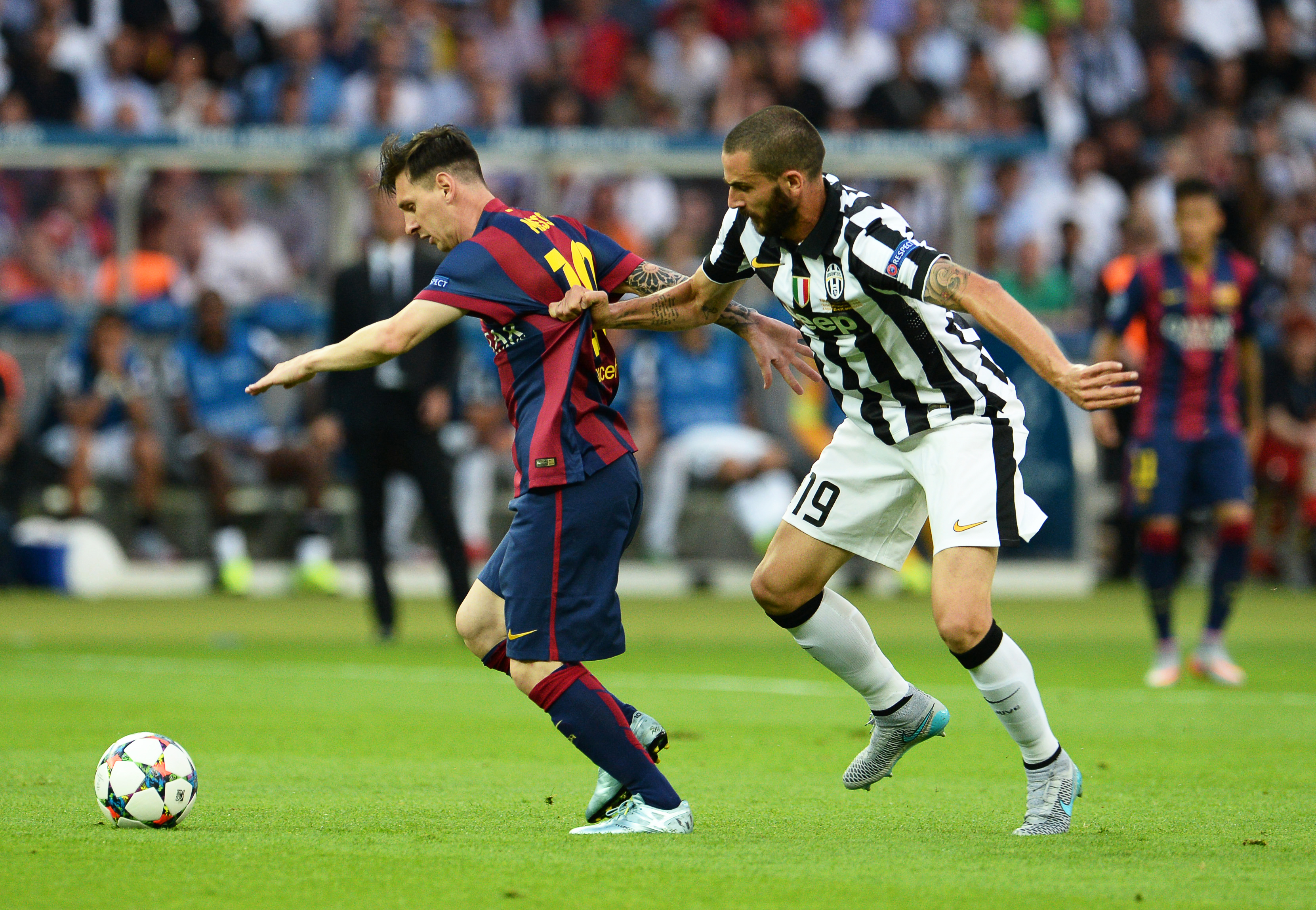 LIGA CAMPIONILOR. JUVENTUS TORINO - FC BARCELONA 1-3. ^Finală de vis! "Extratereştrii" au cucerit pentru a cincea oară cel mai râvnit trofeu european la nivel de cluburi şi au realizat a doua triplă din istoria clubului: campionat, Cupa Spaniei, UCL / LIVE BLOG