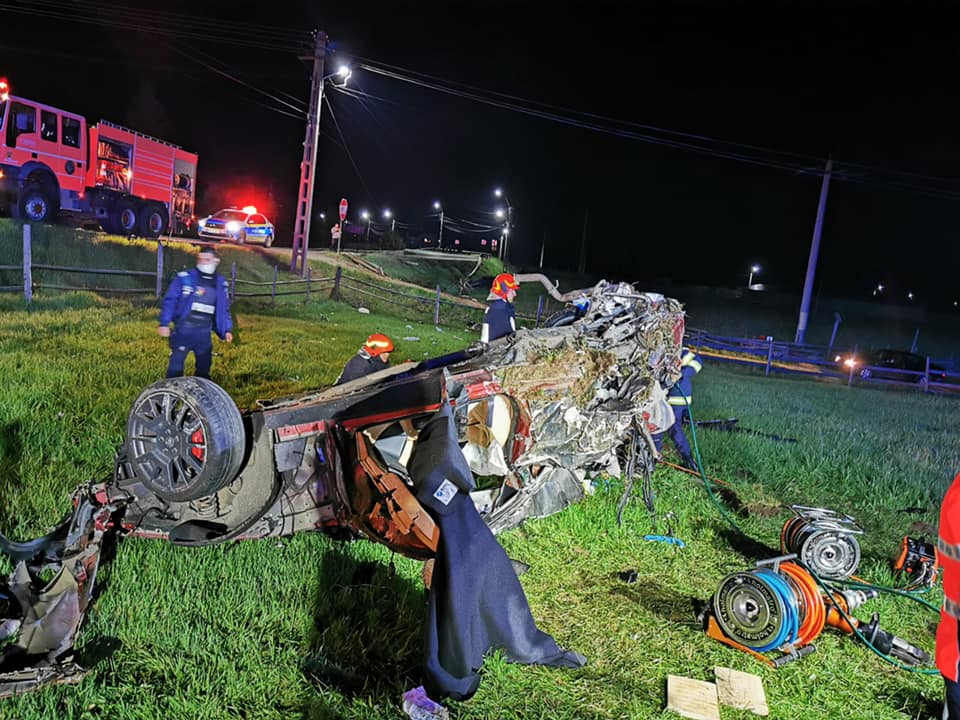 Cine e șoferul care a făcut ghem un Maserati și a murit în el, împreună cu doi prieteni, în Suceava