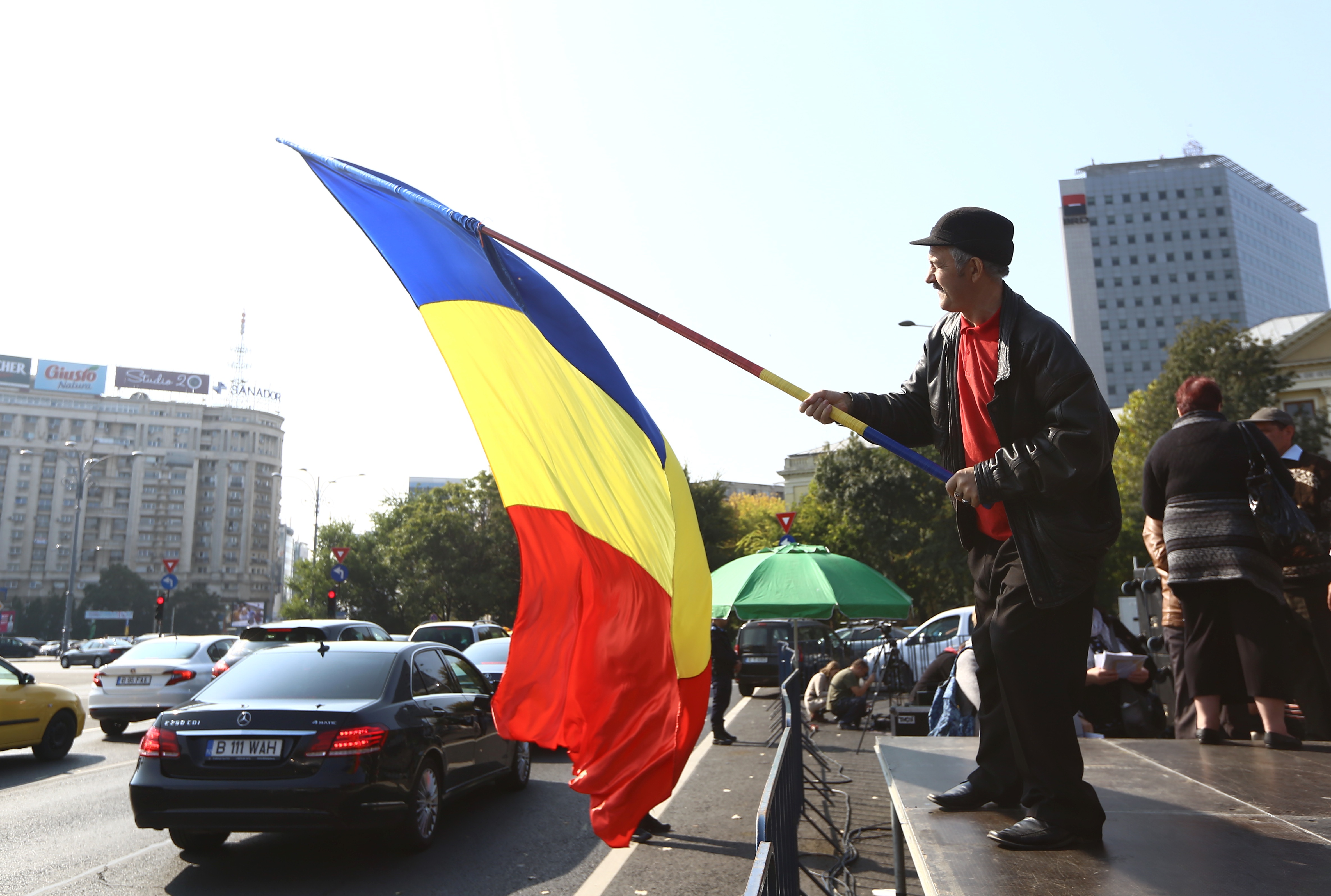Pensionarii protestează în fața Guvernului, din cauza legii pensiilor