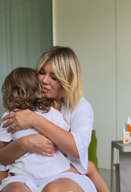 Gina Pistol n-are de gând să o expună prea curând pe Josephine. De ce nu o arată pe fiica sa