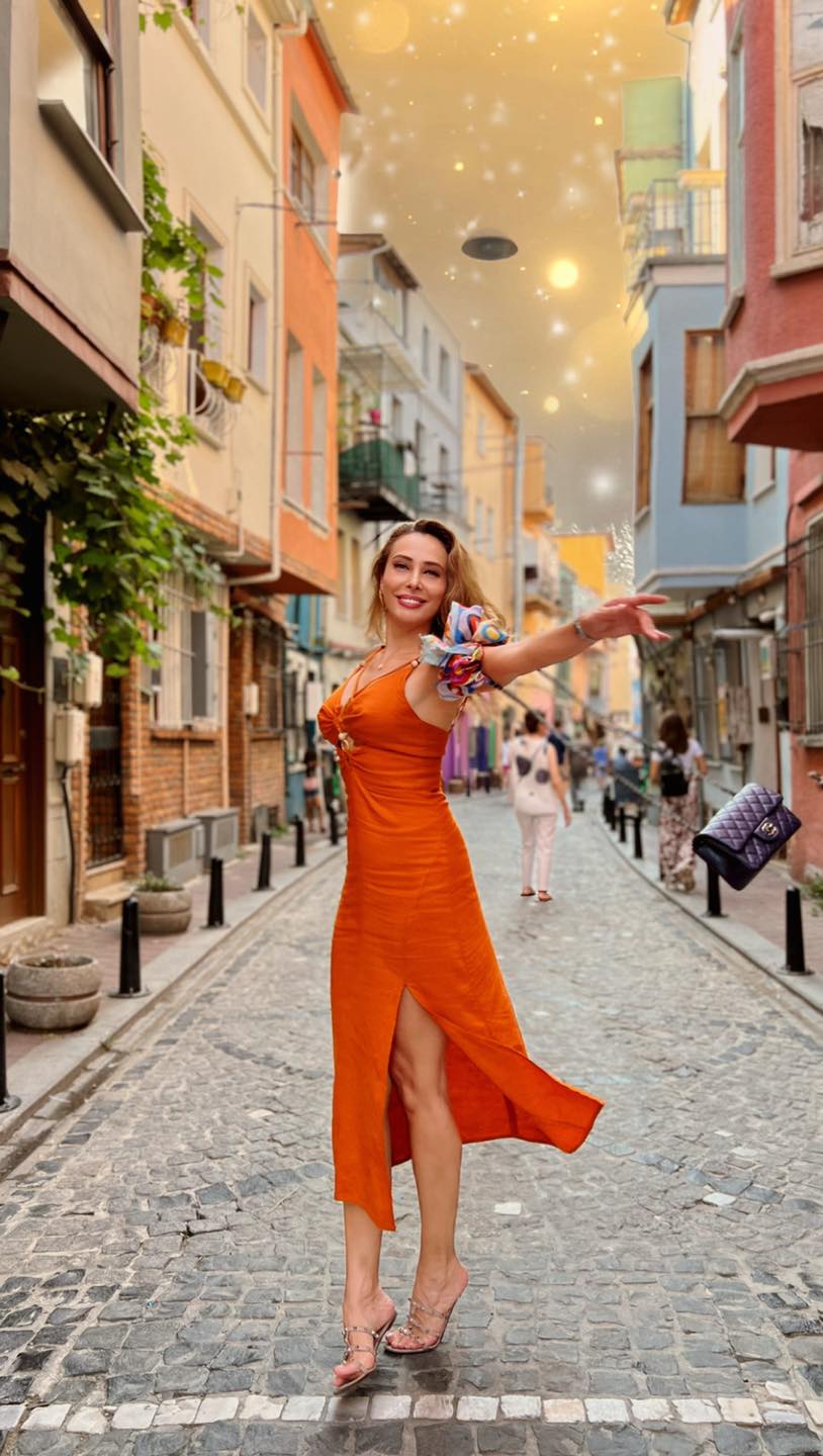 Anunțul făcut de Iulia Vântur după aproape 10 ani de relație cu Salman Khan. Vedeta se află în România. „Fiecare avem o cale și o misiune în viață”