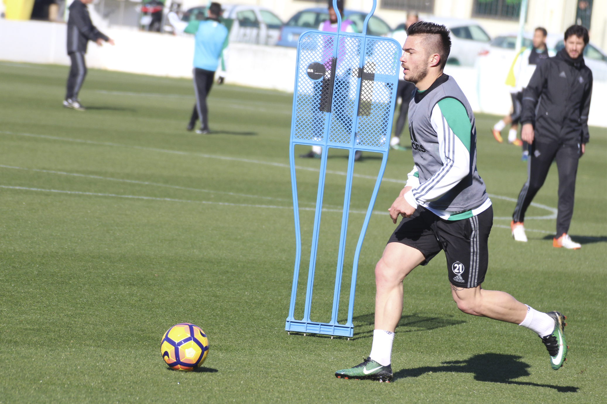 Primele imagini cu Toșca la Betis Sevilla. Fundașul a semnat pe cinci ani cu spaniolii | FOTO&VIDEO