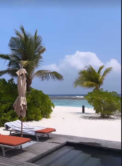 Bianca Drăgușanu și Gabi Bădălău au ajuns din Dubai în Maldive. Cum a apărut pe plajă, în costum de baie, iubita omului de afaceri