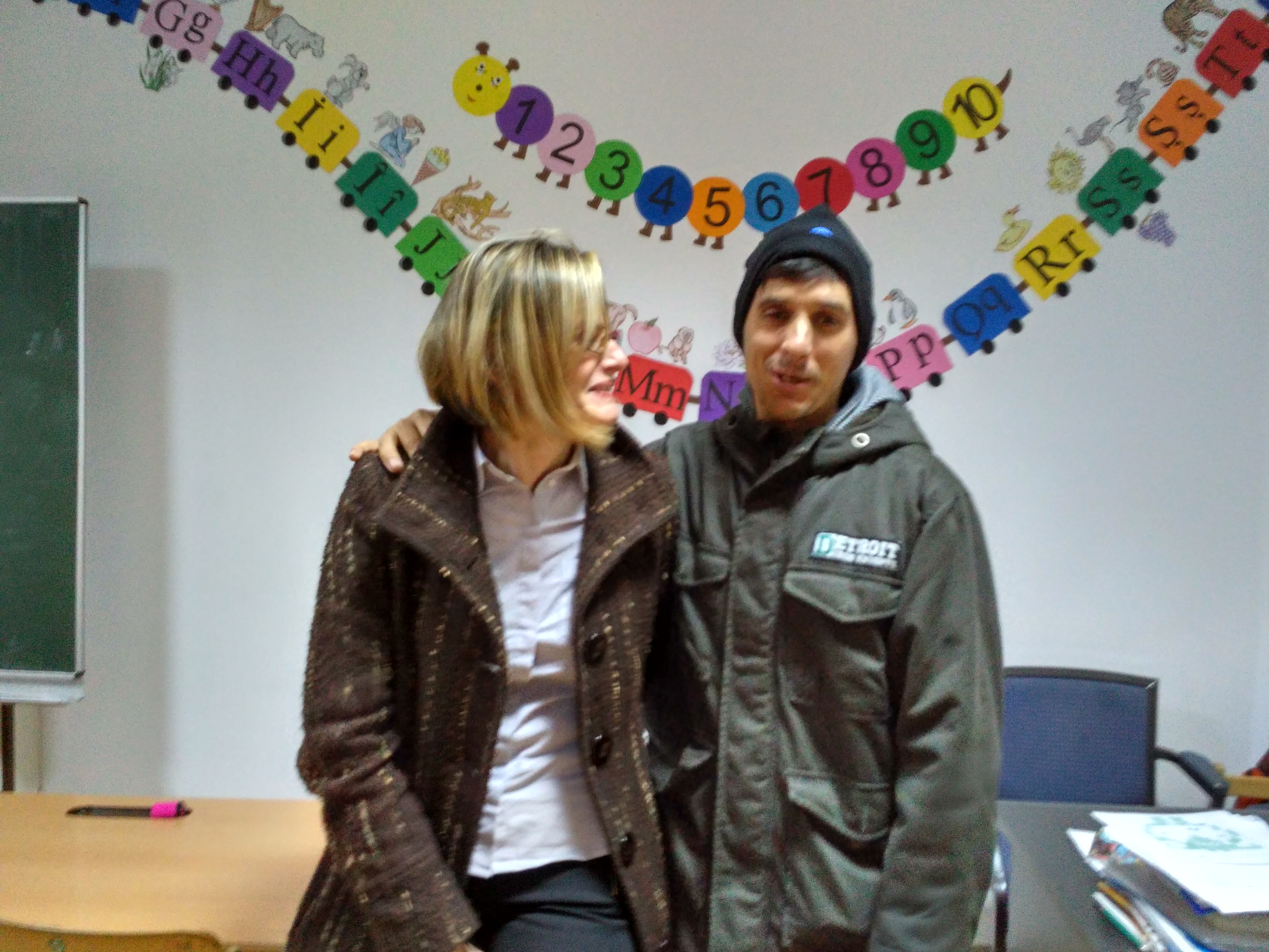 VIDEO/Valentina, ”mama” copiilor chinuiți : povestea băiețelului crescut în coteț și a adolescentei care se juca cu păpușile