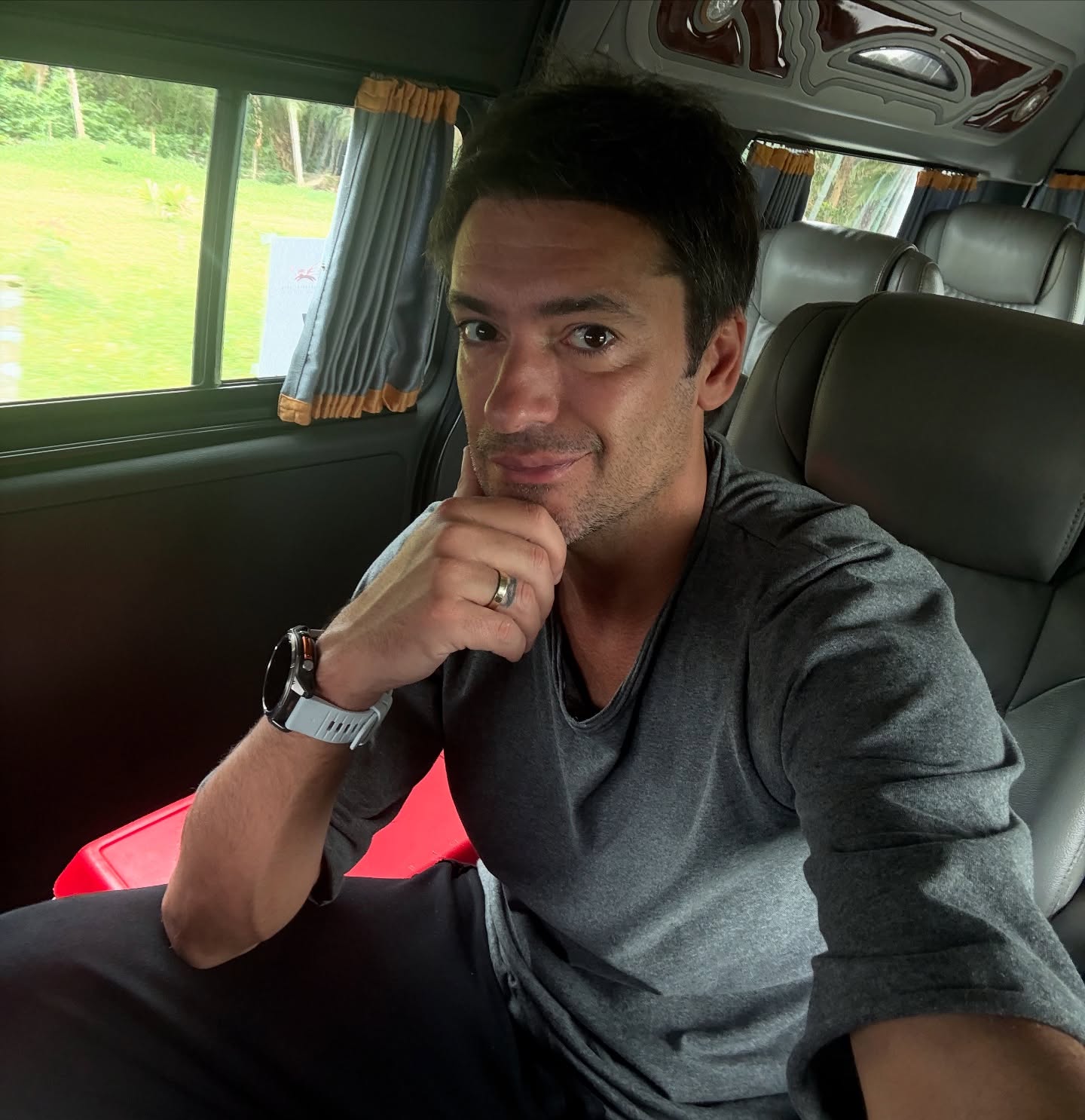 Ce a găsit Radu Vâlcan în aeroportul din Otopeni. Prezentatorul de la „Insula iubirii” a fost oripilat