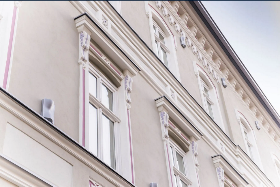 Palatul din Timișoara, cu 59 de dormitoare și 27 de băi, a fost scos din nou la vânzare și costă o avere