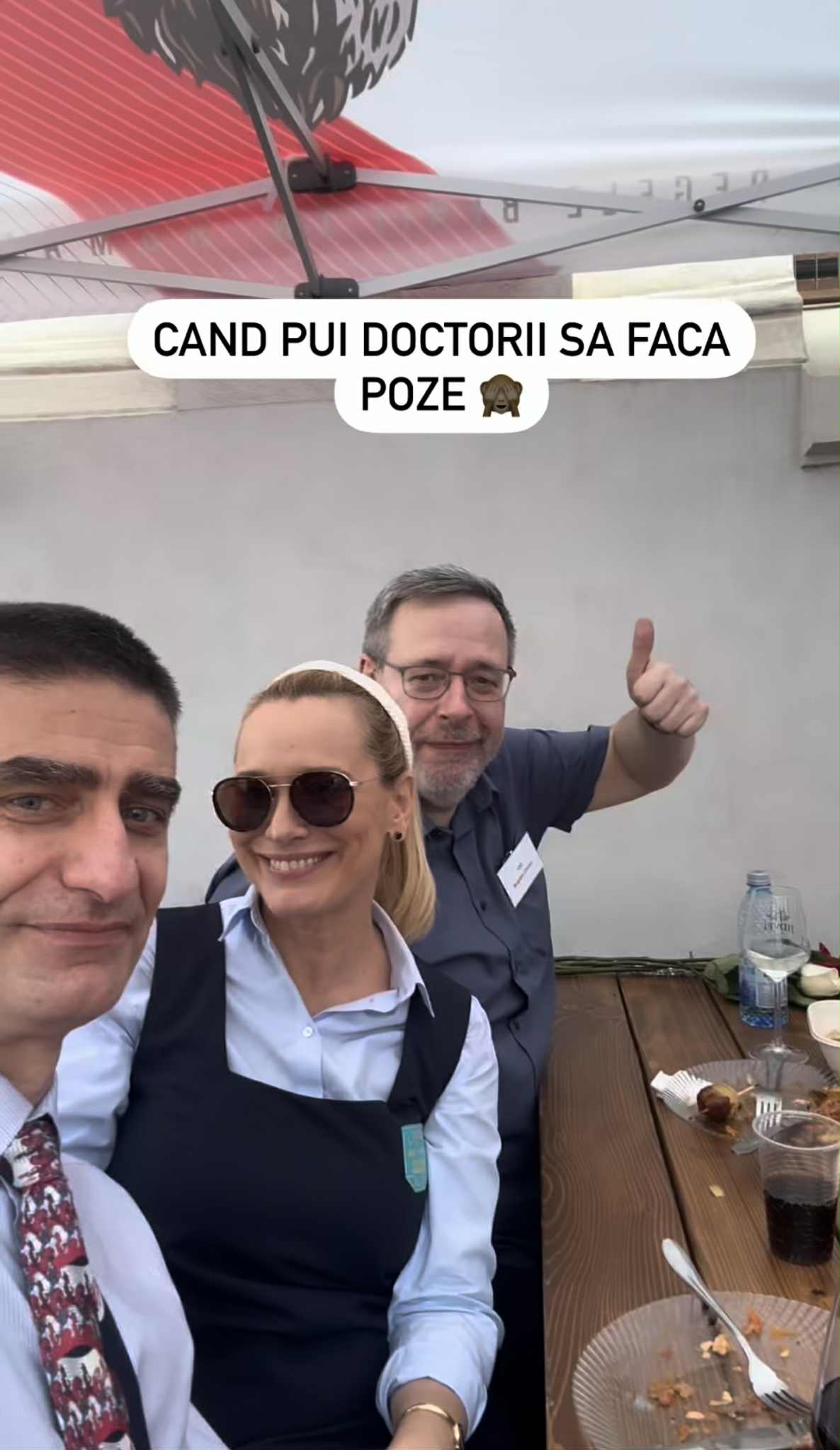 Cum a apărut Andreea Esca la reuniunea cu colegii de liceu. Prezentatoarea de la PRO TV s-a îmbrăcat în școlăriță