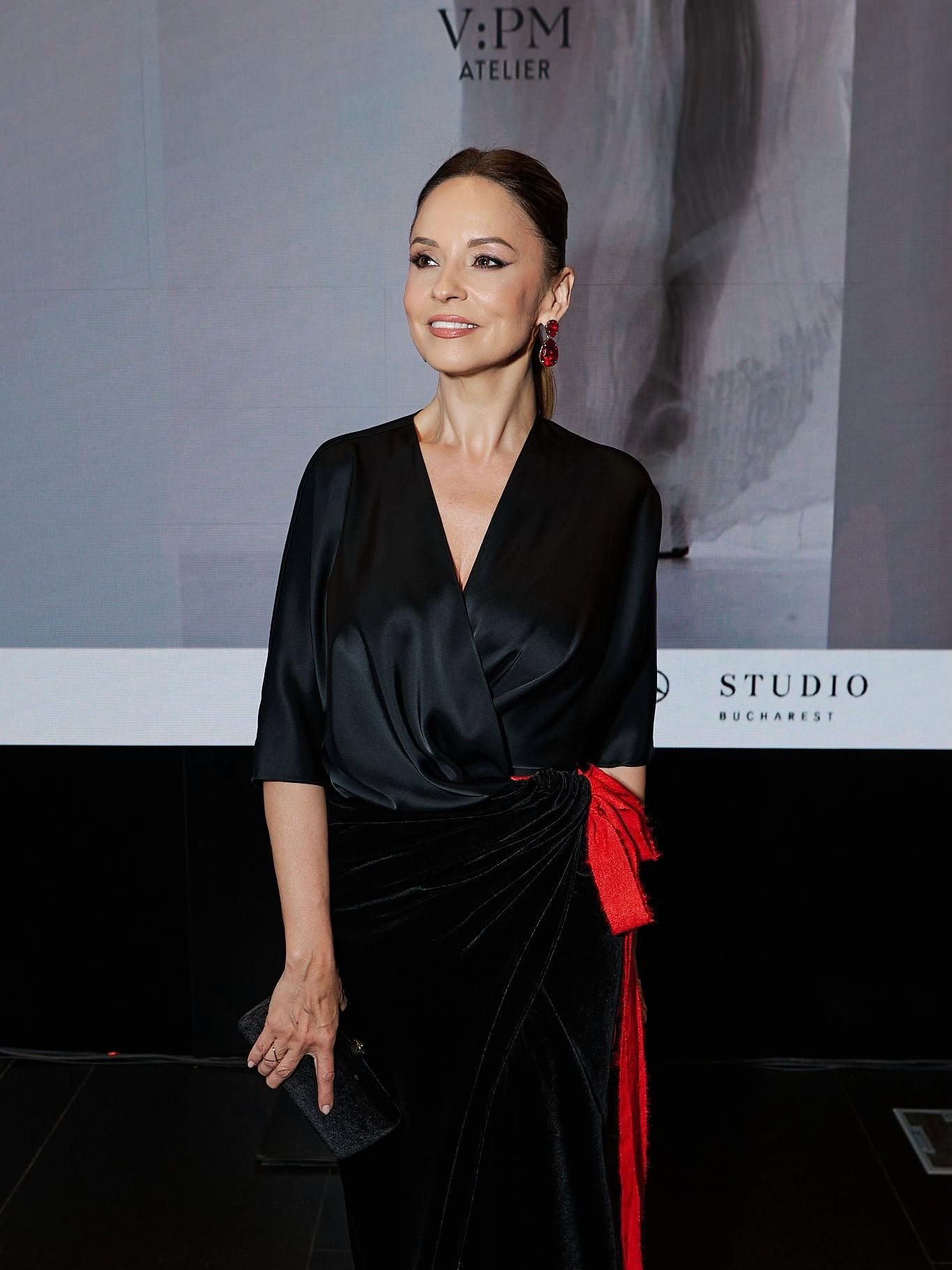 Andreea Marin și Violeta au atras privirile tuturor la un eveniment monden. Ce ținute au ales mama și fiica