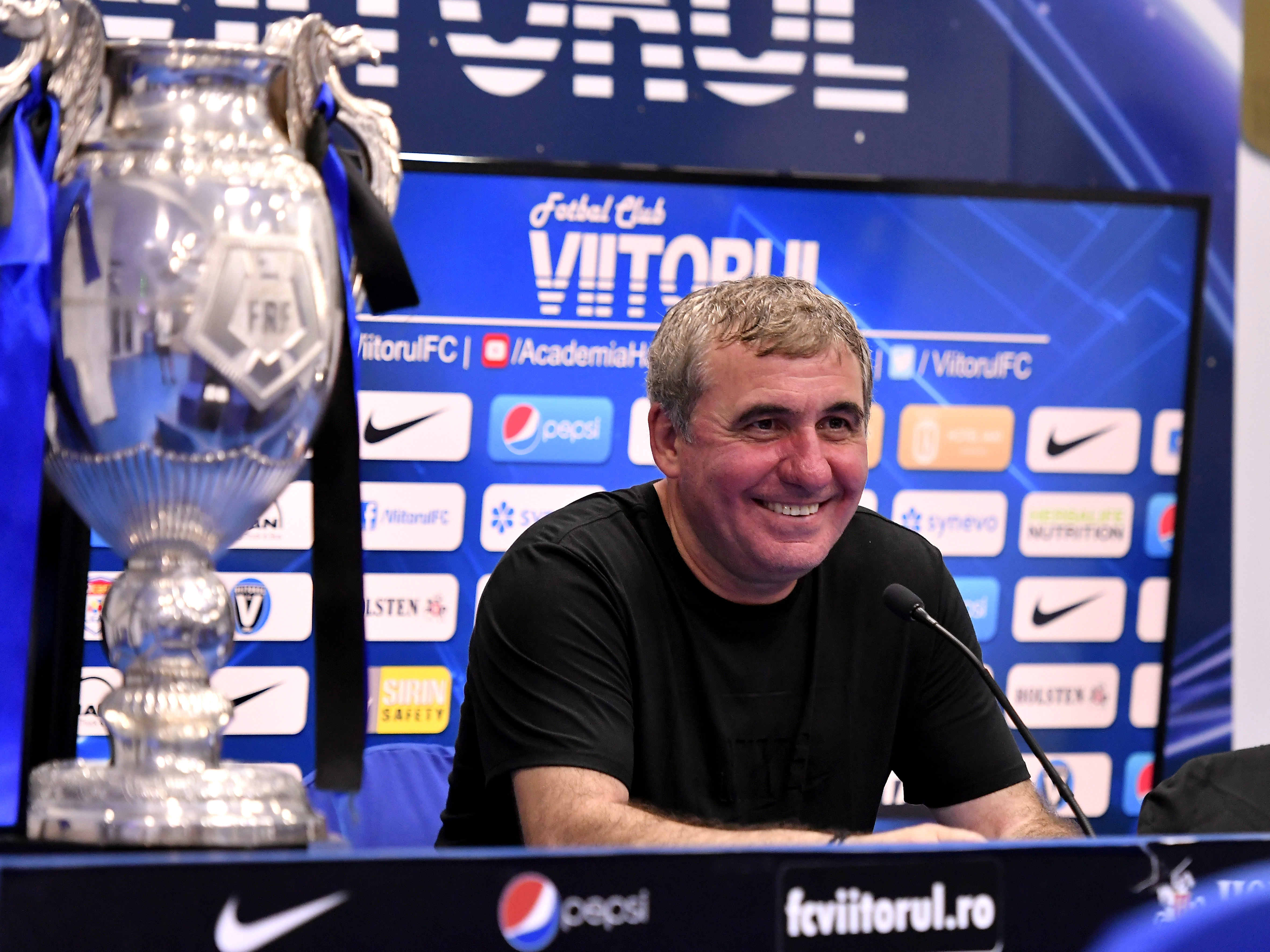 Întâmplarea trăită de Teo Trandafir în 1987 cu Gică Hagi, Marius Lăcătuș și Gabi Balint. Era la facultate: „Eram leșinată toată, vă dați seama…”