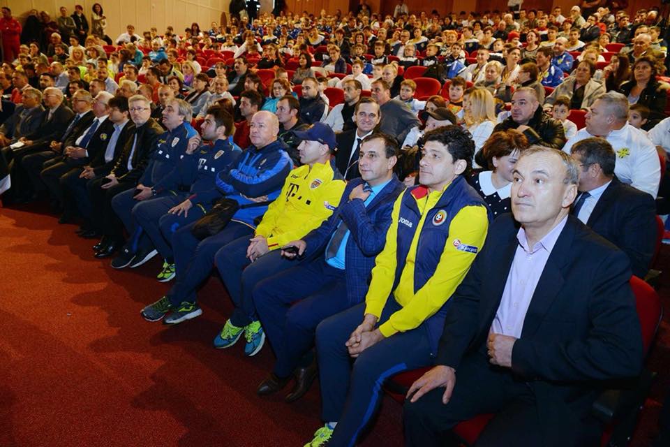 Adrian Mutu, agent electoral pentru Răzvan Burleanu. Fostul internațional, prezent la ”Gala sportului simerian 2017” | VIDEO