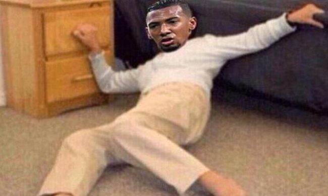 RÂZI CU LACRIMI. Cum a fost ironizat Boateng pe net după ce a fost UMILIT de Messi / GALERIE FOTO