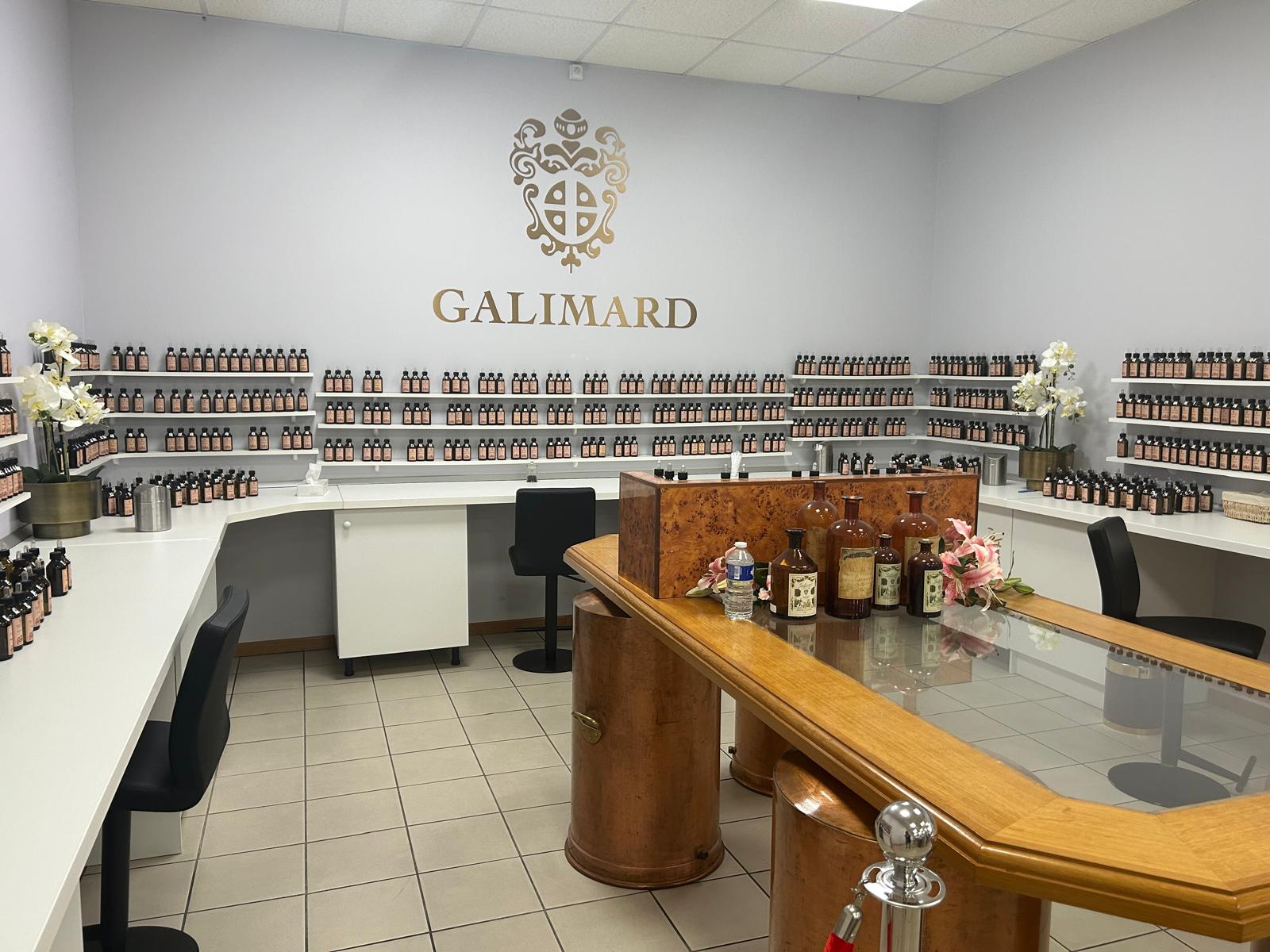 Românca Anesia Dican, între cei 200 de parfumieri ai lumii. Lucrează la Galimard, cea mai veche casă din Grasse, capitala mondială a miresmelor: „Are 1.000 de mirosuri. Nu alcool, nu tutun, nu condimente! Din 200, 40 sunt în Franța, 38 aici”. Ce parfumuri recomandă