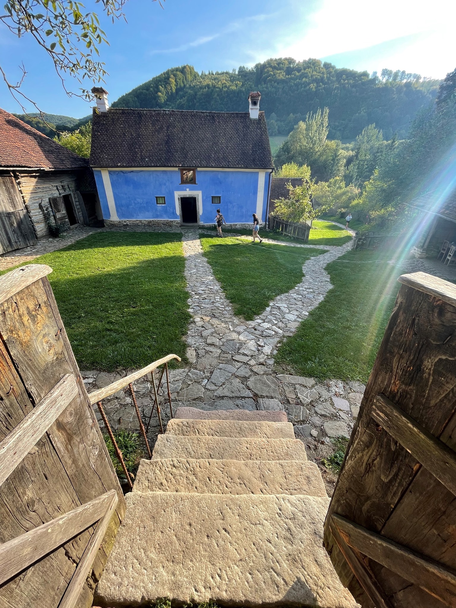 The New York Times a vizitat înainte de încoronare casa din Transilvania a regelui Charles, una dintre cele 56 de cabane, 12 case și 7 palate pe care acesta le deține