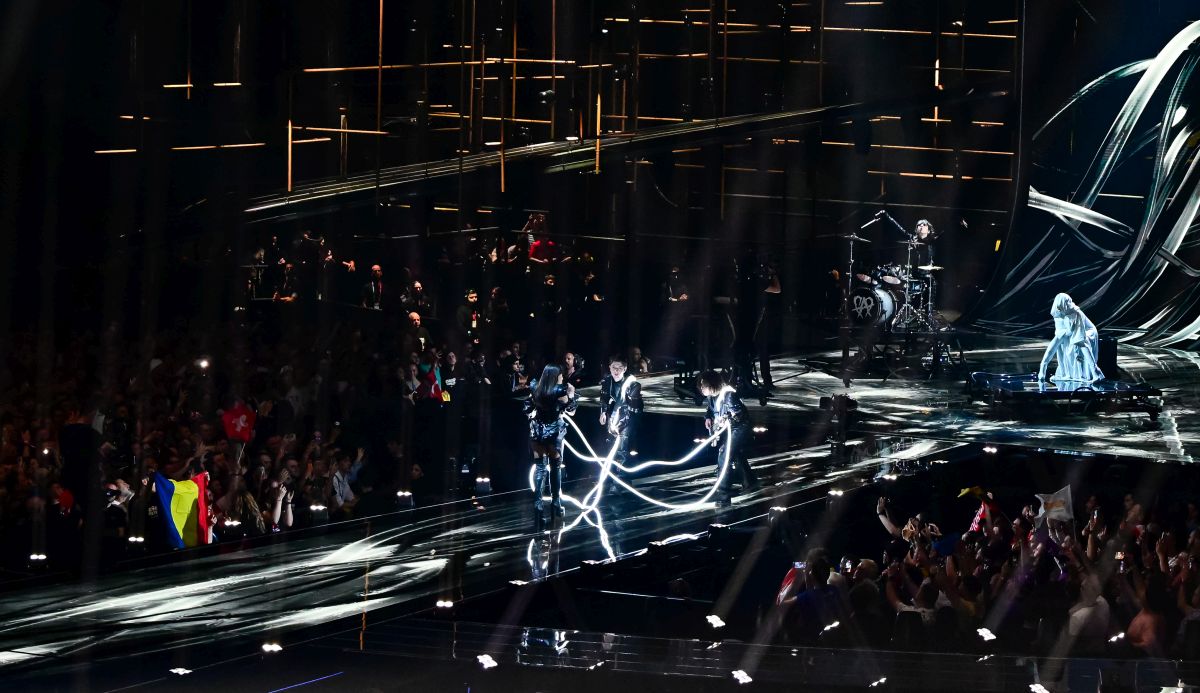 Alexandra Căpitănescu, descrisă de presa internațională fiind „o combinație între Lady Gaga și Maria Callas”. Imagini cu reprezentanta României în finala Eurovision 2026