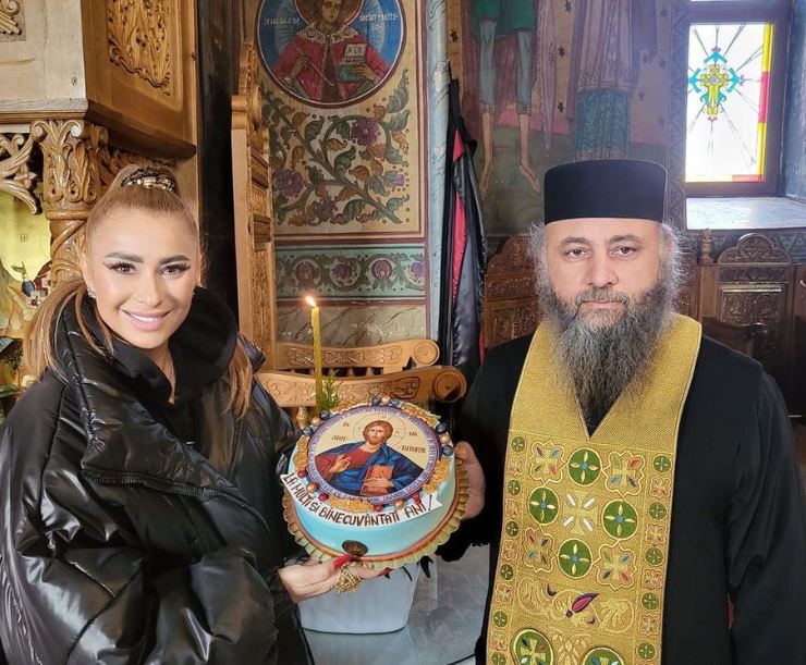 Anamaria Prodan și-a sărbătorit ziua de naștere în avans la Mănăstirea Nechit. Cadoul primit din partea preoților