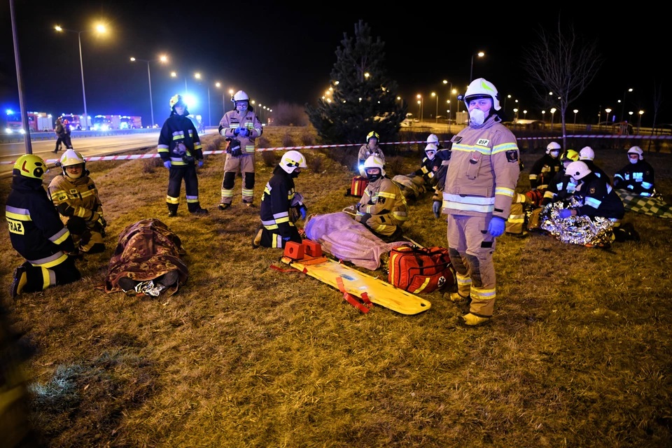 Șase morți, 41 de răniți, o victimă cu identitate necunoscută. Imagini de groază cu autocarul care s-a răsturnat într-un șanț, în Polonia