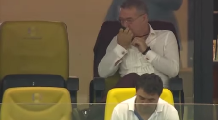 Gigi Becali a pupat cu patos cruciulițele și iconițele! Dumnezeu îți dă, dar nu-ți bagă traistă / GALERIE FOTO&VIDEO