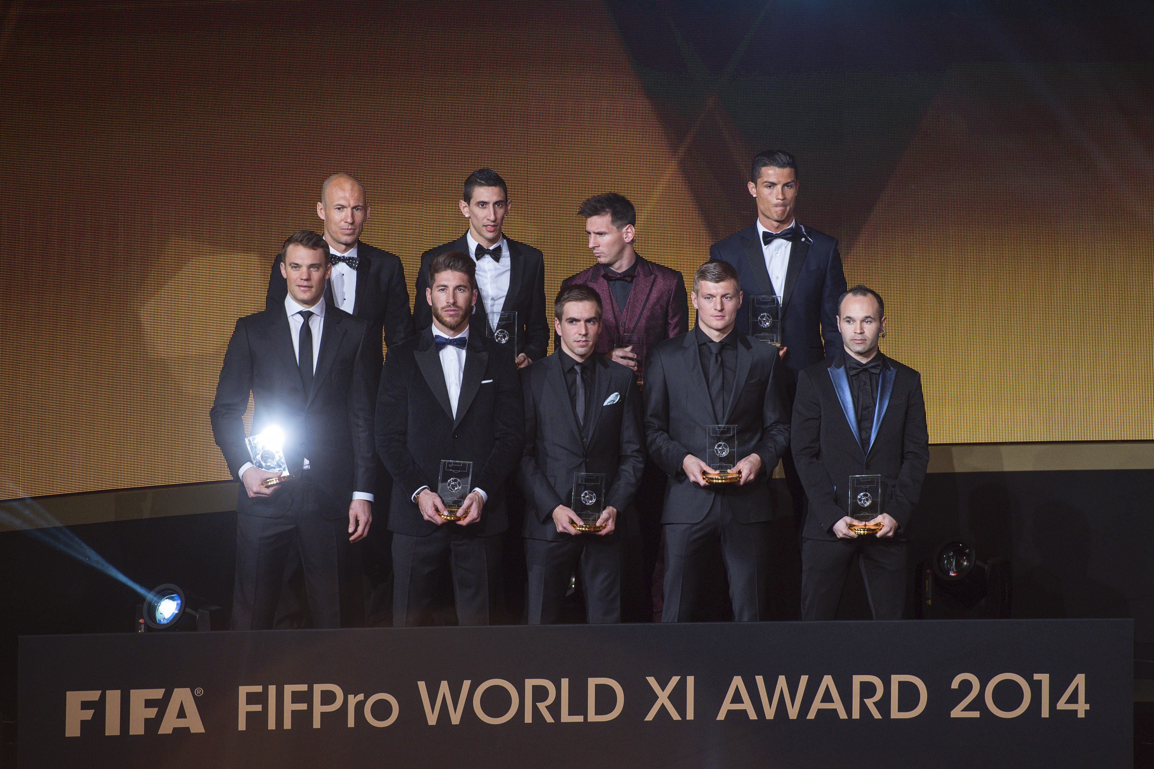 Ronaldo a câștigat ”Balonul de aur”, Sergio Ramos e ”Balonul eleganței”. Ce spun hairstyliștii și visagiștii!