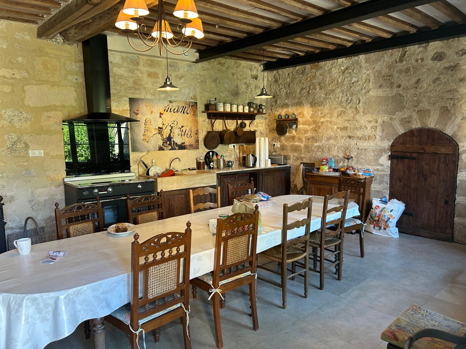 La istoricul Laurent de Gaulle, strănepotul lui Charles de Gaulle, la hanul deschis în Valmondois, în casa părintească: „Generalul a fost în această grădină, la nunta părinților mei”