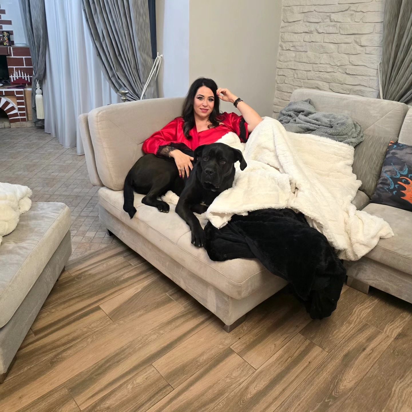Imagini din casa în care locuiește Oana Roman. Obiectul care a atras atenția tuturor