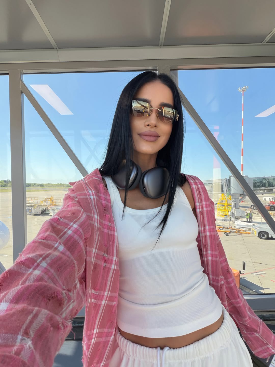 Adelina Pestrițu le-a blocat pe Instagram pe Teo Trandafir și Ilinca Vandici. Cum au reacționat cele două când au aflat
