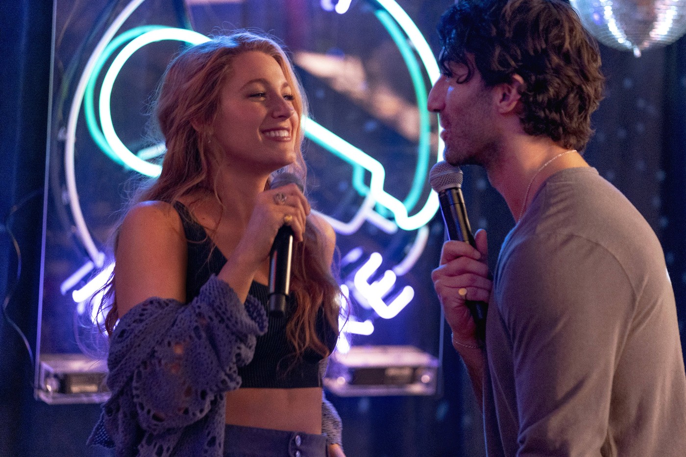 Blake Lively îl acuză de hărțuire sexuală și defăimare pe Justin Baldoni, colegul ei din filmul „It Ends with Us”. Cum se apără actorul