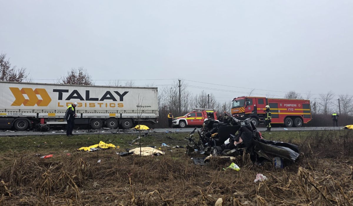 Șapte morți la Lugojel, într-un accident cu un TIR, o cisternă, un microbuz și un autoturism