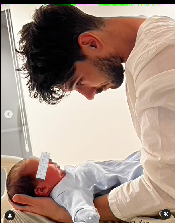 Ce i-a spus Theo Rose mamei sale atunci când aceasta a anunțat-o că vine la ea. Artista a născut recent un băiețel. „Ce să faci la mine, ai înnebunit?”