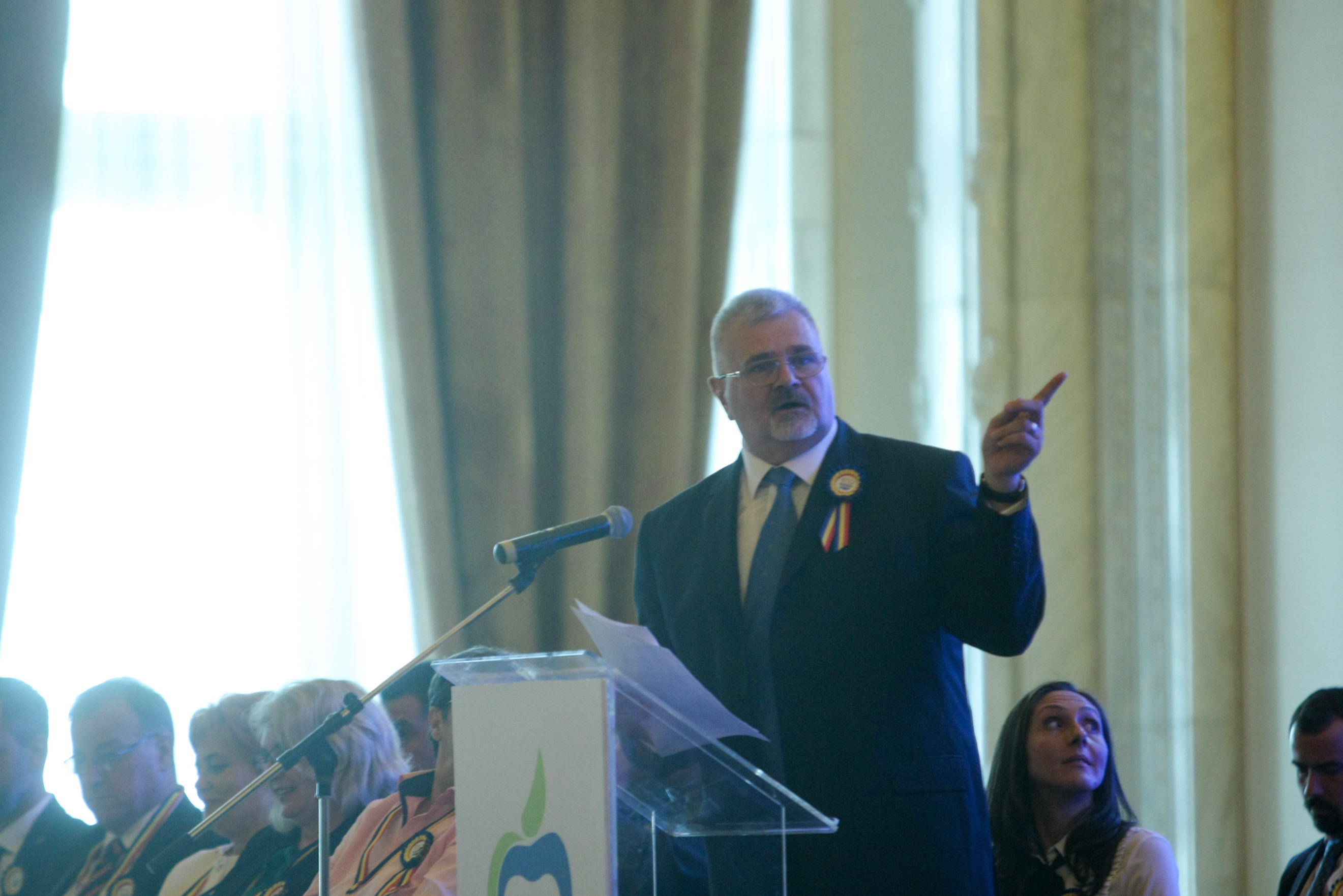Schimb de replici dur între Turcescu și Băsescu, la Congresul PMP: ”M-aş fi aşteptat să rămâneţi la cârmă”/ ”Un căpitan are și el o licență care expiră” (VIDEO)