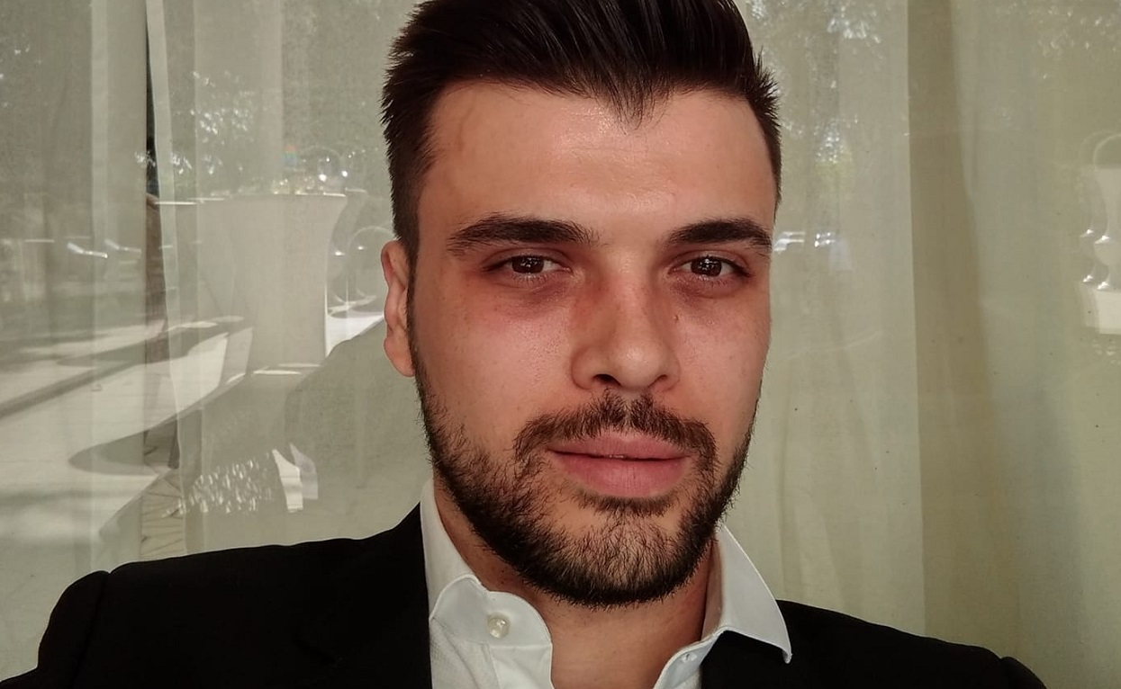 Unde lucrează Marius Elisei, după ce s-a despărțit de Oana Roman. Câți bani câștigă pe lună