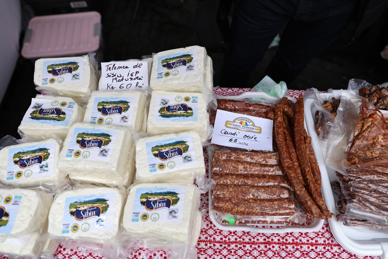 Spectacol culinar în curtea Ministerului Agriculturii. Am vizitat „Târgul de lăsatu’ secului” din București